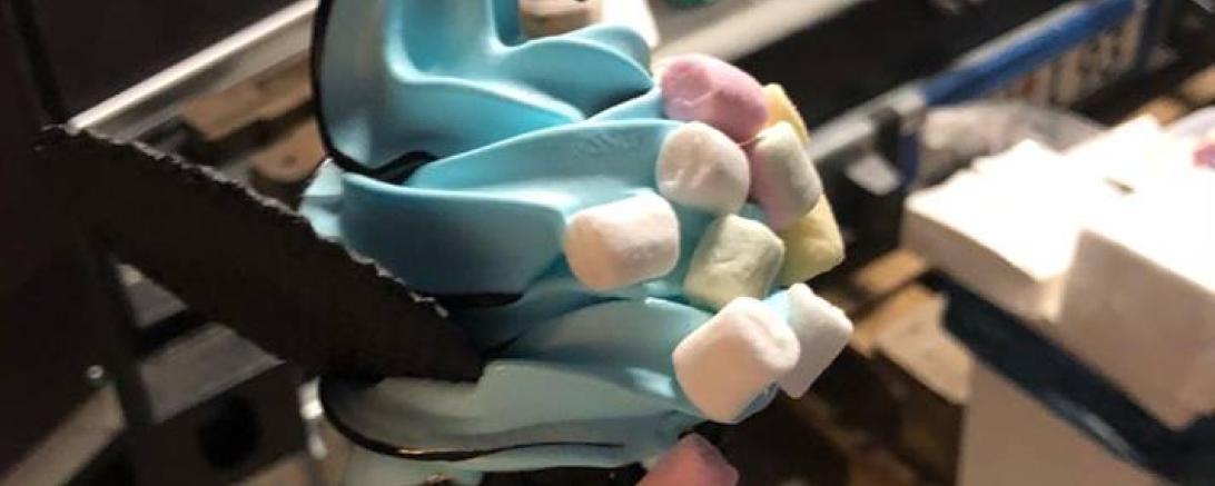 37869728_230473660908635_6885905303699718144_n