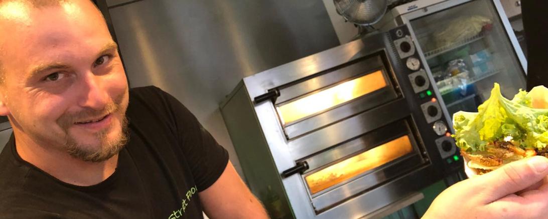 37895837_230474027575265_5118933518784659456_n