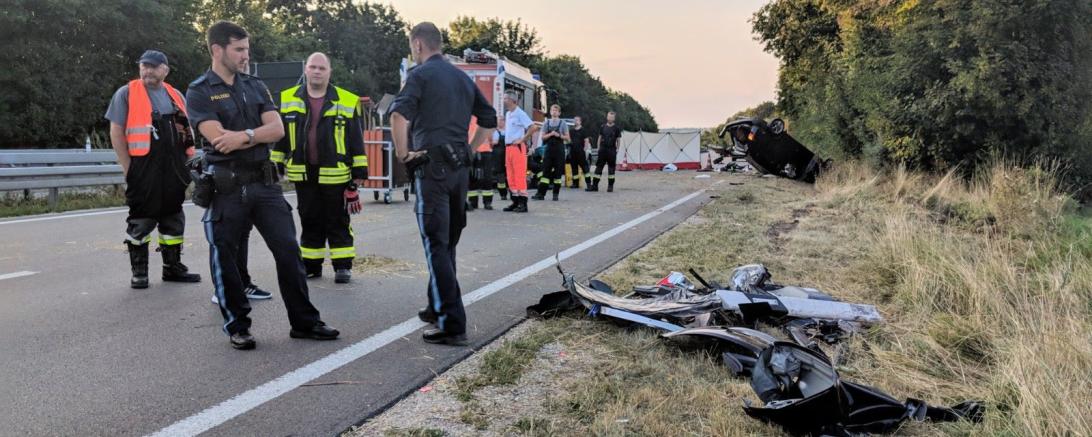 39914002_315352642360101_2418112264625192960_n