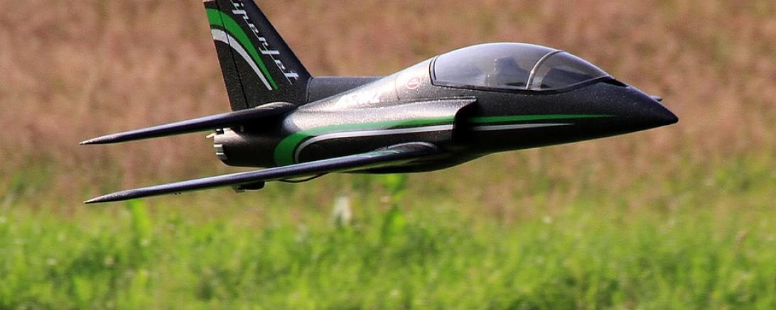 model-airplane-245303_960_720
