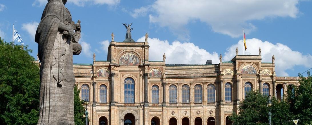 maximilianeum-2472685_960_720