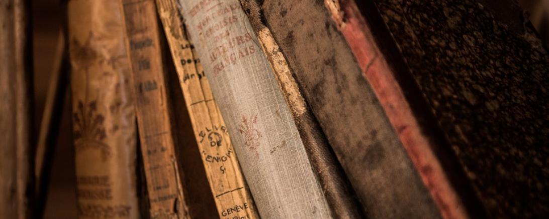 old-books-436498_960_720