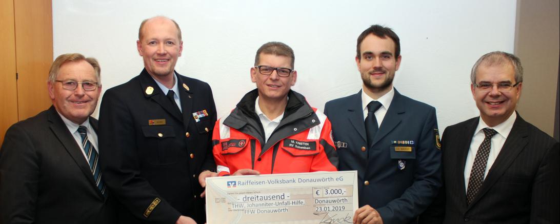 Hier sind die freiwilligen Helfer des Schneechaos in Donauwörth.