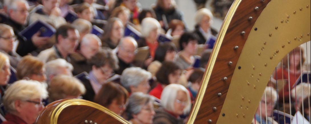 Auch im Jahr 2019 präsentiert sich die evangelische Kirchenmusik in Nördlingen mit einem reichhaltigen Programm. Neben Konzerten und Gottesdiensten mit den Chören der Kantorei gibt es Gastkonzerte mit hochkarätigen Solisten und Ensembles. 
