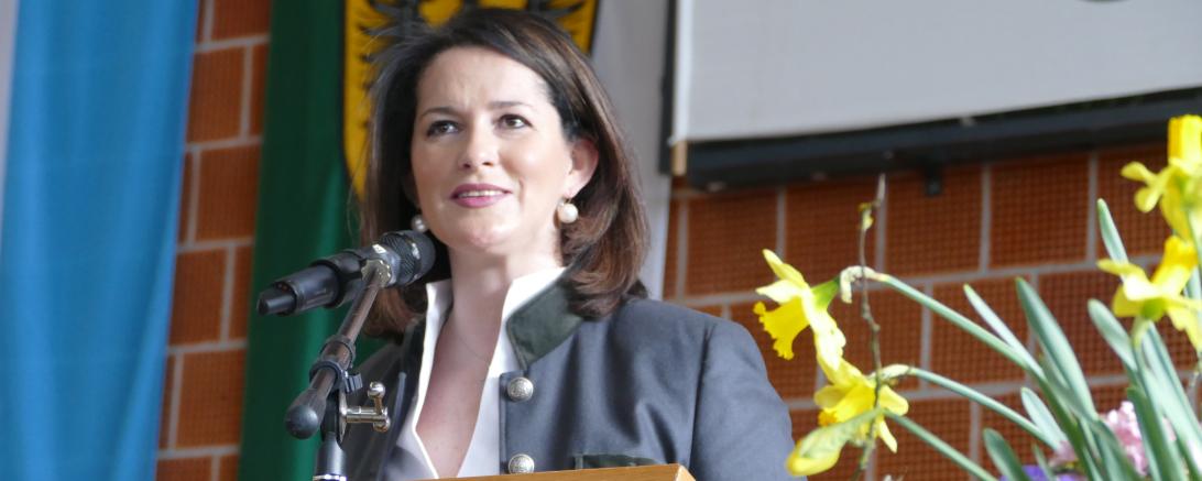 Michaela Kaniber in Harburg. 