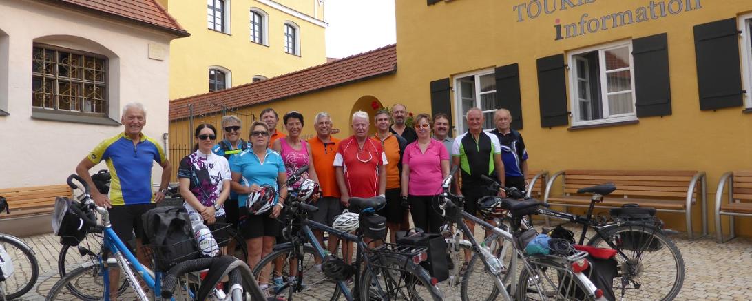 Das Bild zeigt die Radler.