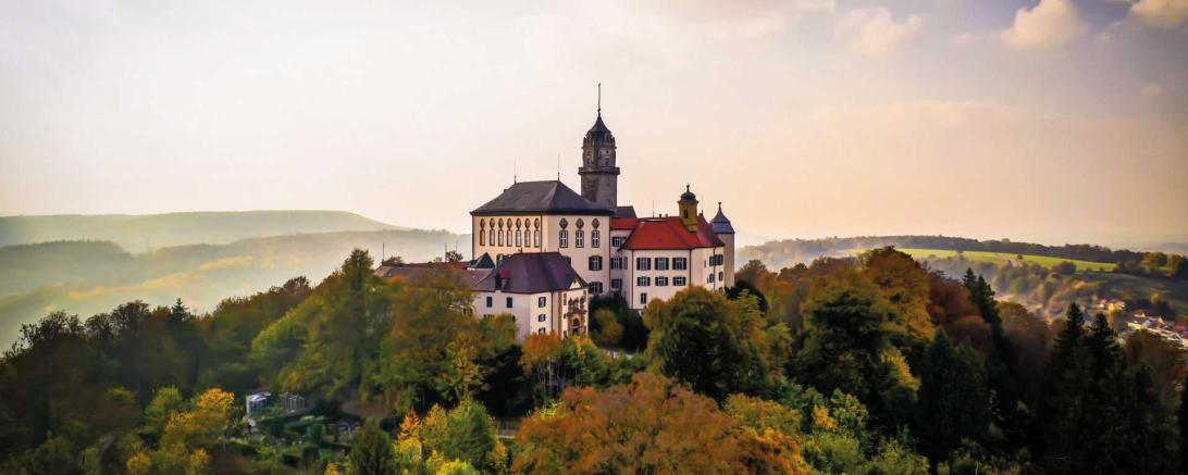 Das Bild zeigt Schloss Baldern.