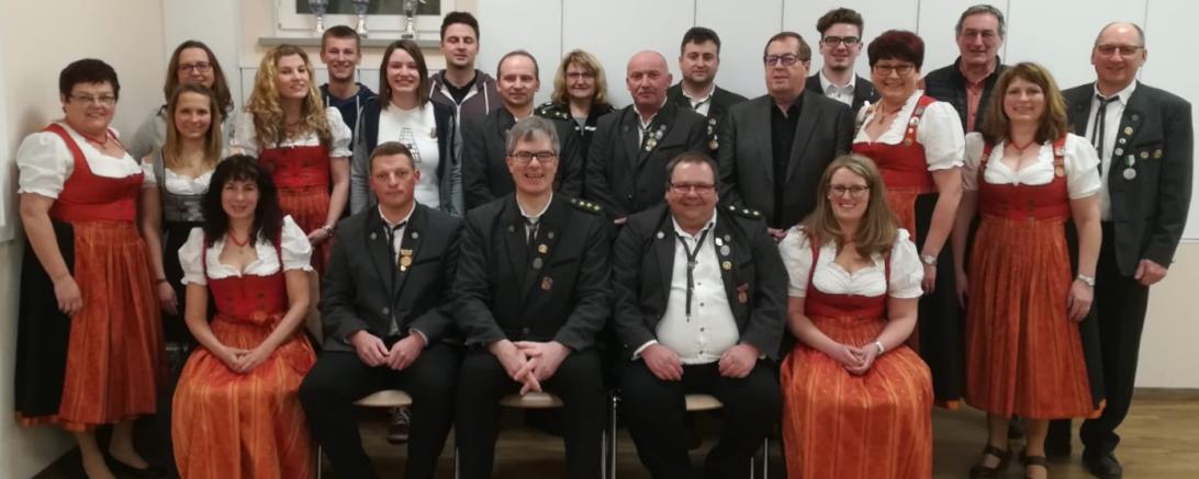 Das Bild zeigt das neugewählte Führungsteam der Albuchschützen Schmähingen. 