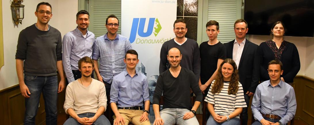 Gruppenbild der neuen Vorstandschaft mit Stadtrat Jonathan Schädle, KV Ost jun. und stellv. BV Fackler.