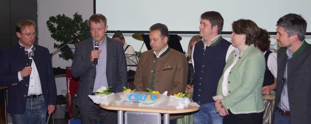 Das Bild zeigt die Diskussionsrunde.