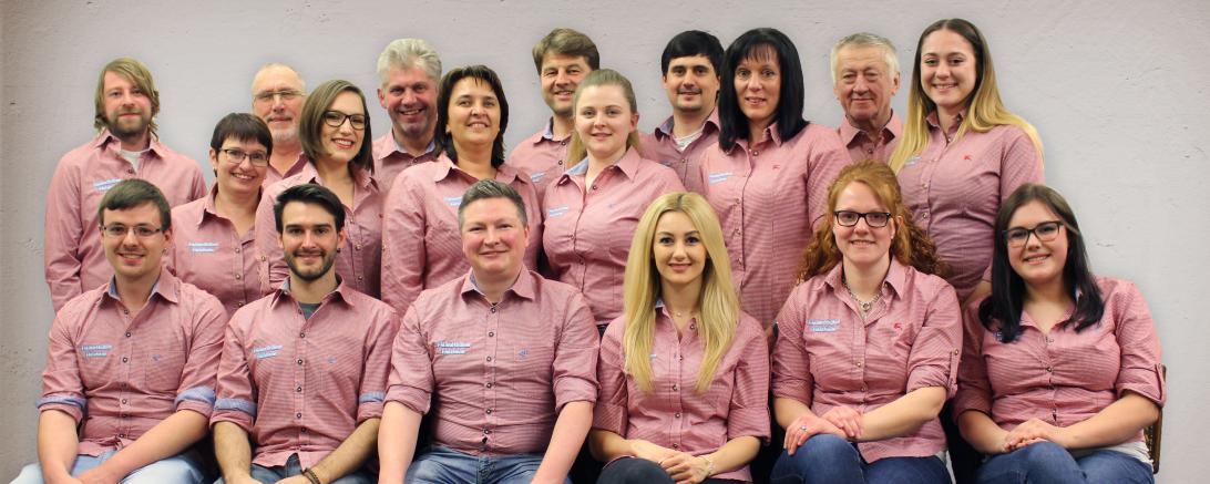 Das Bild zeigt Florian Reichherzer, Josef Centmeier, Thomas Eberle, Josef Vogl, Michael Karman,Wilfried Kremser, Annemarie Buchhart, Gabi Schmid, Rita Schmidberger, Sabrina Oßwald, Michaela Birkmair, Lisa-Marie Birkmair, Christoph Köhle, Markus Kaufmann, Manfred Andraschko, Daniela Wittmeier, Maria Neumair, Christina Schmid