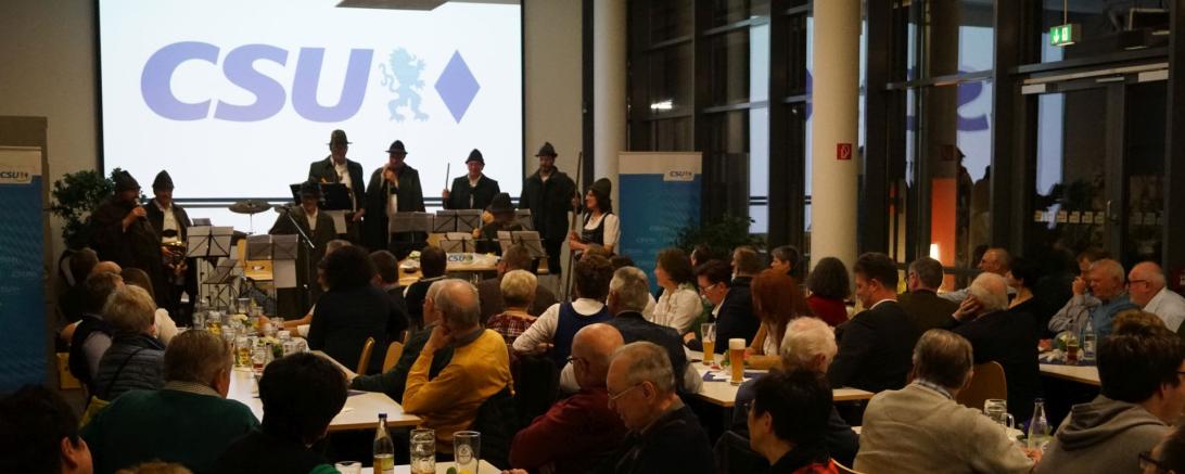 Das Bild zeigt die Kantine der Firma Grenzebach, in der das Fischess-Abend stattfand.