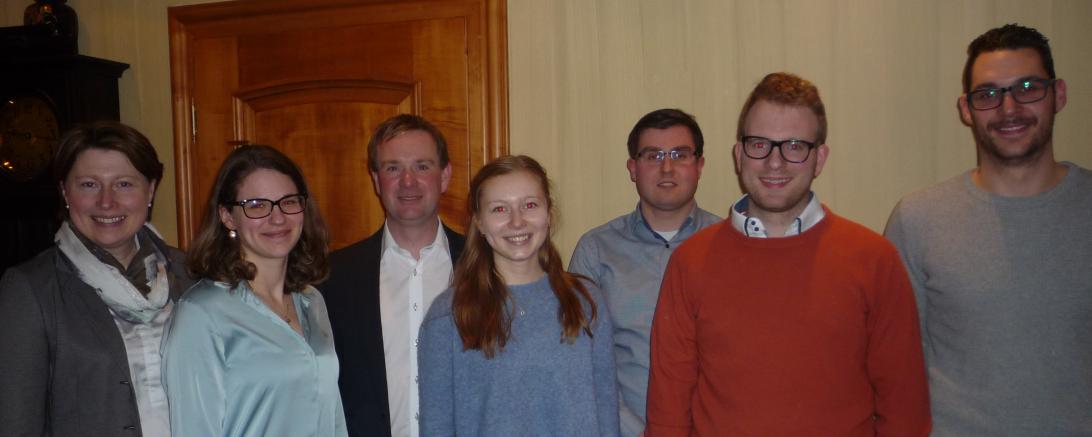 Das Bild zeigt Claudia Marb, Silke Paulus, neu gewählte Beisitzerin, Franz Ost Jr., Magdalena Marb, neu gewählte stellvertretende Vorsitzende, Manuel Paula, neuer Vorsitzender, Vincent König, neu gewählter Schatzmeister und Simon Kapfer, neuer Schriftführer der Jungen Union Rain.