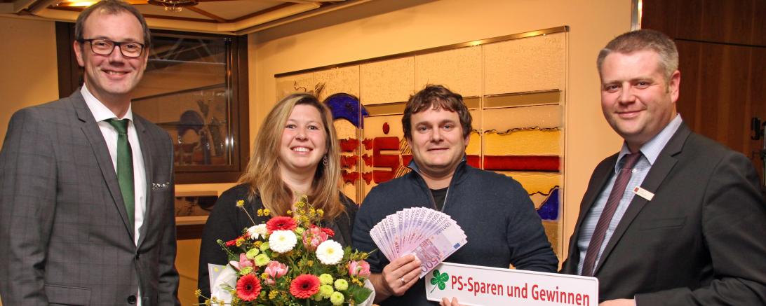 Bei der bayernweiten Auslosung im Februar wurde das Los von Bastian Schäff aus Oettingen mit dem Hauptgewinn in Höhe von 10.000 Euro gezogen. 