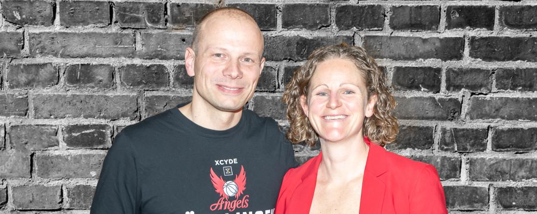 Das Bild Zeigt Pat Bär, Amanda Davidson