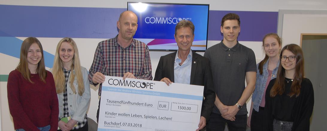 Das Bild zeigt die Spendenübergabe an den Verein Kinder wollen leben, spielen, lachen! e.V. aus Donauwörth.