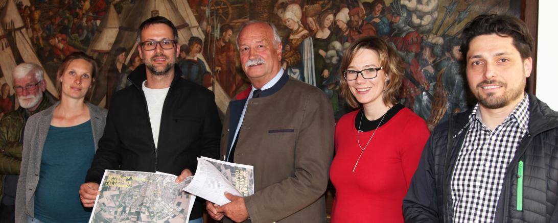 Auf dem Bild sieht man Damaris Bube, Manfred Kupke, Maxi Höhn, Steffen Höhn, Herrmann Faul, Maximiliane Böckh und Gerhard Munk.