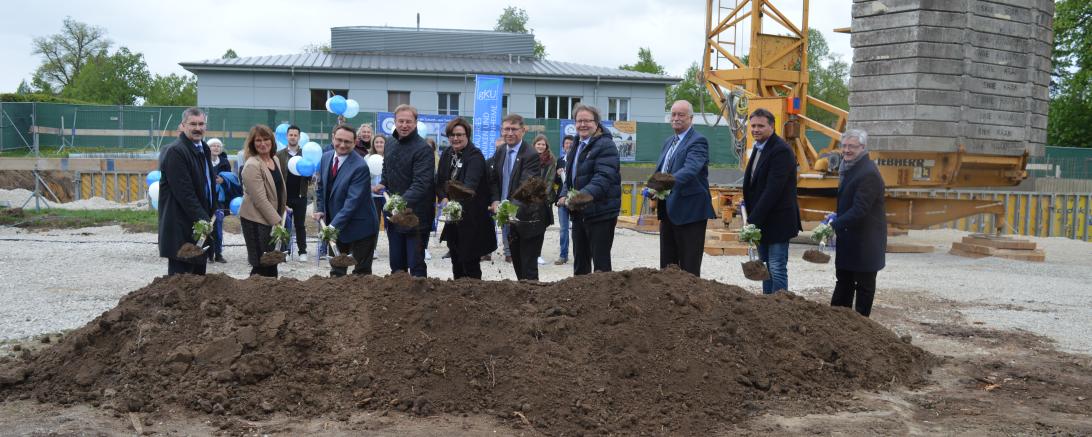 Spatenstich Berufsfachschule