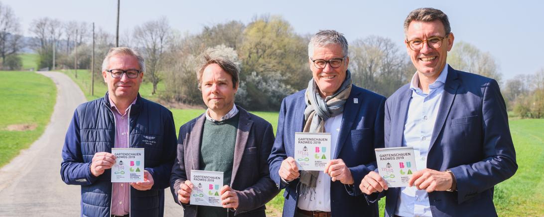 Das Bild zeigt Peter Schubert, Geschäftsführer Natur in Wassertrüdingen 2019 GmbH, Robert Sitzmann, Geschäftsführer Natur in Wassertrüdingen 2019 GmbH, Hanspeter Faas, Geschäftsführer BUGA Heilbronn und Thorsten Englert, Geschäftsführer Remstal Gartenschau 2019 GmbH.