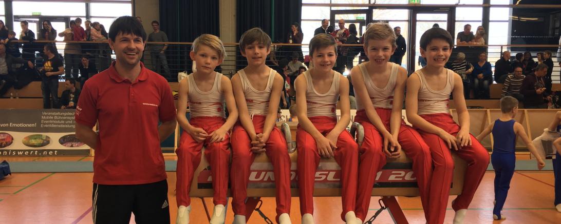 Die Schüler D des TSV Monheim (von links nach rechts): Trainer Stephan Bertl, Fynn Grof, Jonas Fried, Raphael Pfister, Tim Spiegl und Diego Lo Guasto.