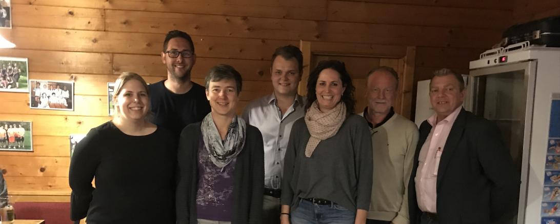 Auf dem Bild von links nach rechts: Jenny Wagner (3. Vorstand), Christof Simon (2. Vorstand), Alexandra Huber (Sportwartin), Pascal Löffler (Schriftführer), Ute Ernst (Jugendwartin). 