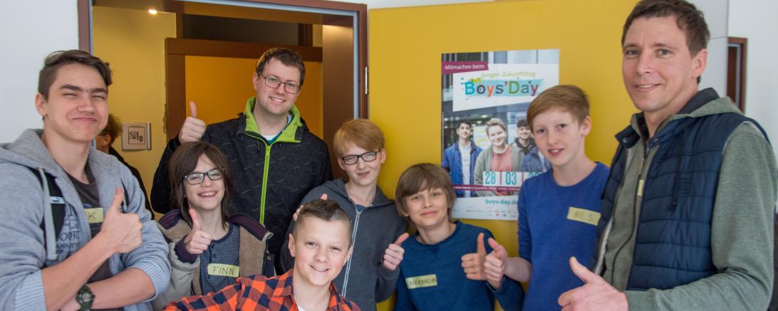 Das Bild zeigt Jungs beim Boys Day in Polsingen.
