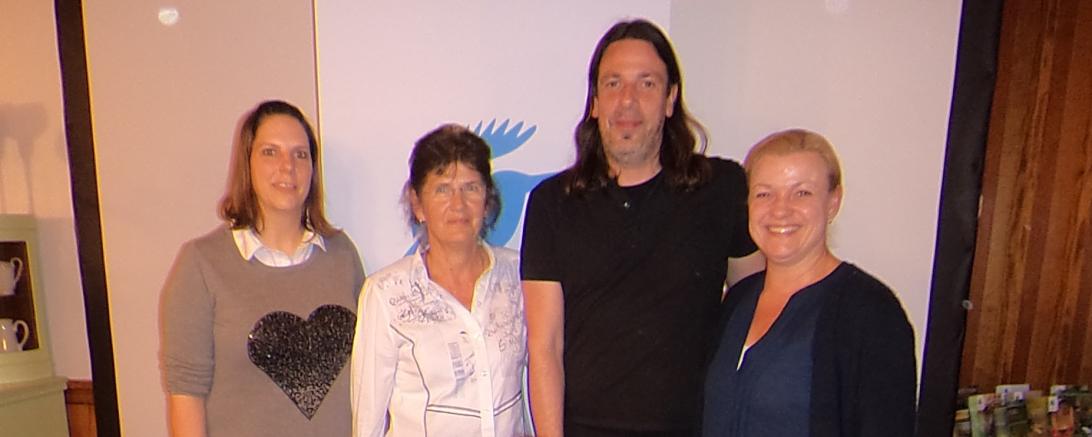 Die neu gewählte Vorstandschaft der LBV Kreisgruppe Donau-Ries, von links nach rechts, Brigitte Kraft (Leitung LBV Bezirksgeschäftsstelle Schwaben), Nicole Wirth, Anna Schramm, Barbara Brutscher, Jesse Staber, Irmgard Götz. 