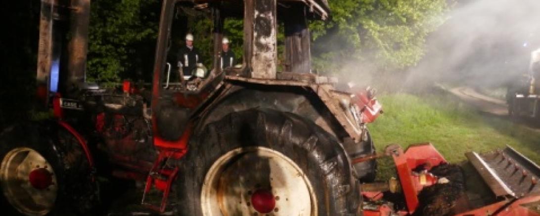 Traktor brennt in Tapfheim