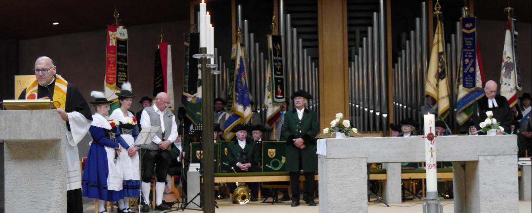 Ökumenischer Gottesdienst bei der Feier zum 90-jährigen Bestehen des Heimat- und Volkstrachtenvereins Donauwörth.