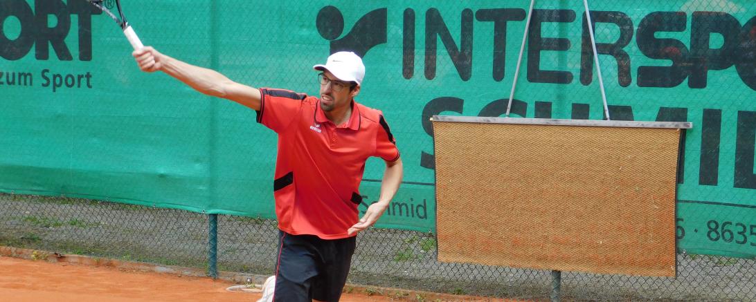 Matthias Kunz, der sein Einzel sensationell gegen den Spitzenspieler des TC Augsburg Schießgraben gewinnen konnte.