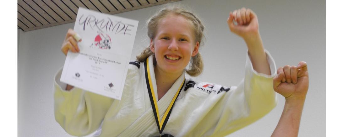 Das Bild zeigt JST Nachwuchskämpferin Helen Heckel.