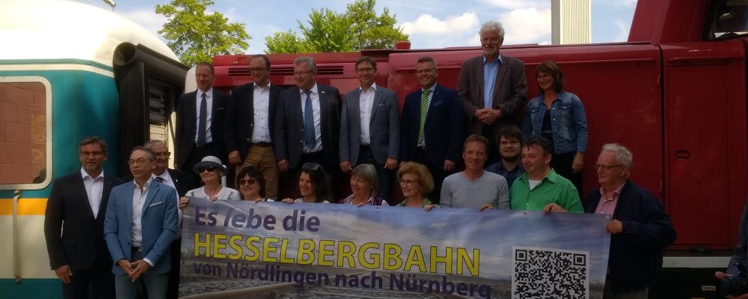 Der Bahnsteig in Wassertrüdingen wurde am Freitag feierlich eröffnet. Es lebe die Hesselbergbahn!
