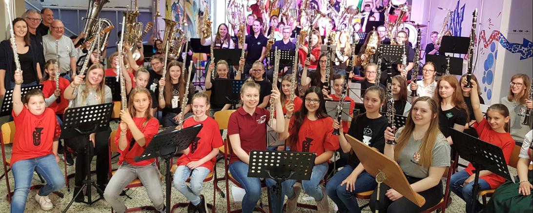 Schüler der Bläserklassen der Anton-Jaumann-Realschule 