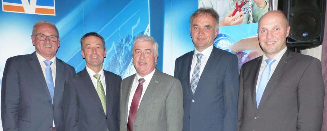 Vorstandsvorsitzender Wilhelm Feil, Wilhelm Unger, Aufsichtsratsvorsitzender Hermann Rupprecht, Markus Deffner und Vorstand Bernd Frisch.