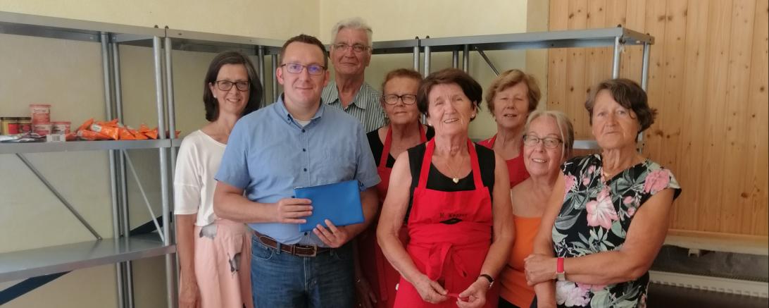 Das Bild zeigt  von links: Petra Müller, Branko Schäpers, Andreas Huber, Lisa Franke, Marianne Wagner, Centa Mokosch, Barbara Reiser, Maria Wudler.