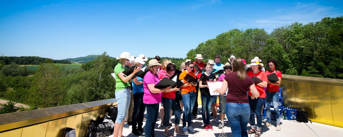 Auf der Bergrose sangen der Gesangsverein Mönchsdeggingen und viele mehr.