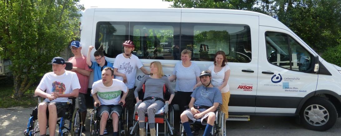 Das Bild zeigt Von links: Hinten: Frank Hartmann, Stefan Willa, Uwe Kitzig, Sonja Stark, Simone Mayrle Vorne: Christoph Kauker, Stefan Kundinger, Gaby Berger, Jan Pfeifer.