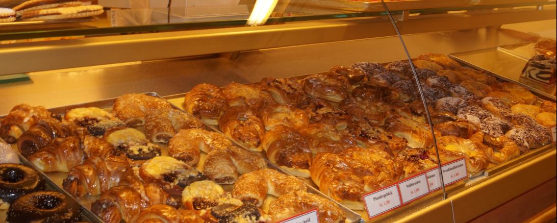 Das Bild zeigt die Bäckerei und Konditorei Heinrich.