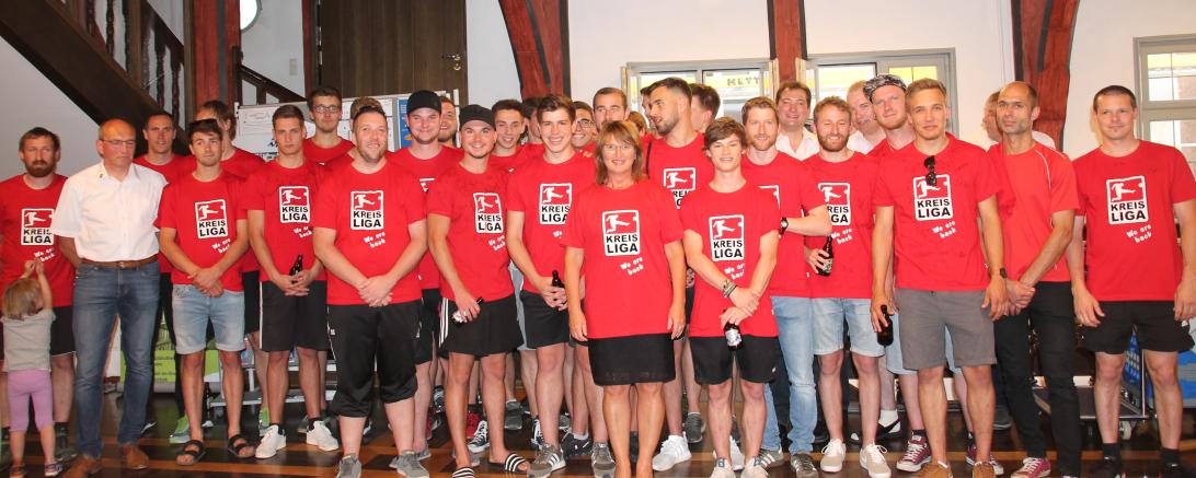 : Petra Wagner freute sich sehr für die erste Mannschaft des TSV Oettingen.