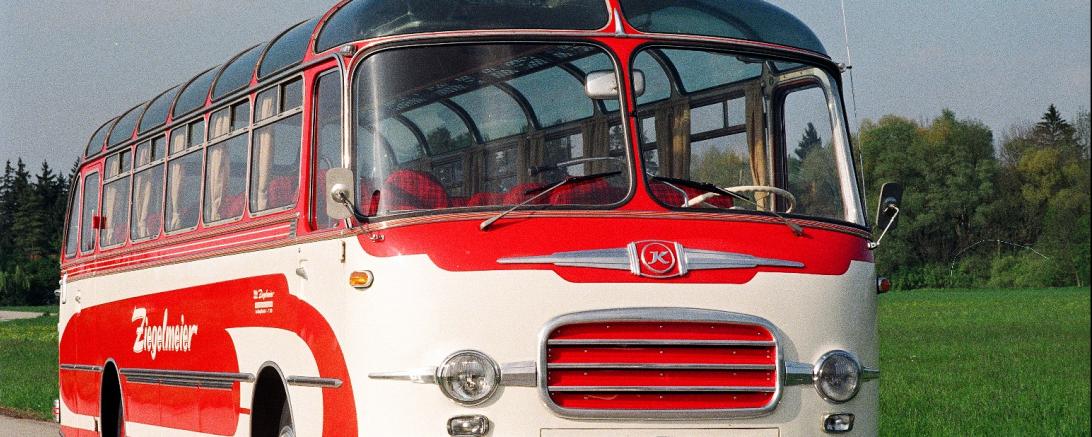 Auf dem Bild sieht man den Oldtimer-Bus für den die CID 10 x 2 Sitzplätze verlost.