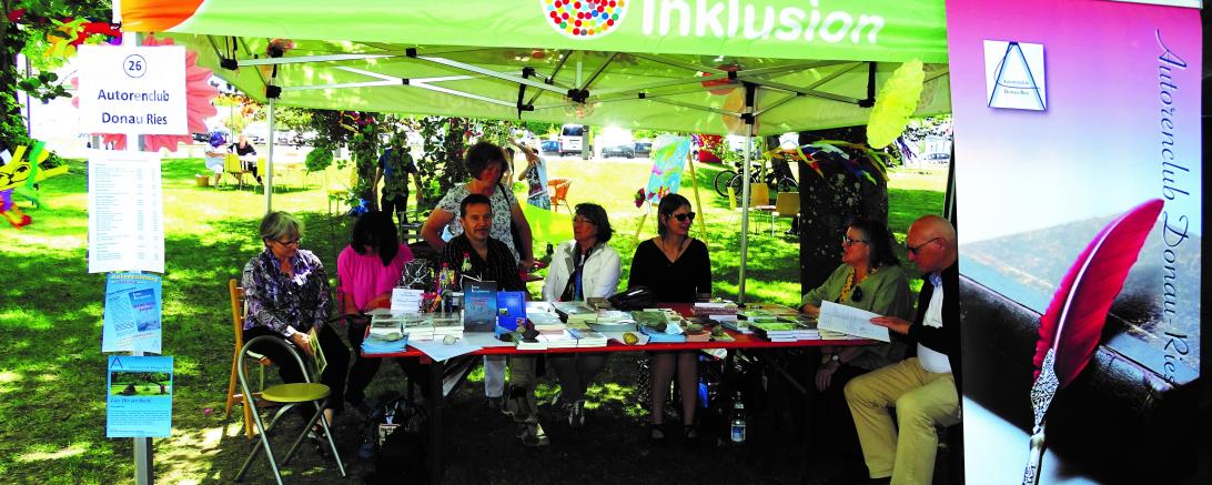 Über das Jahr verteilt nehmen die Mitglieder des Autorenclub an vielen verschiedenen Veranstaltungen teil, und bieten dort auch die Veröffentlichungen der Autoren an.