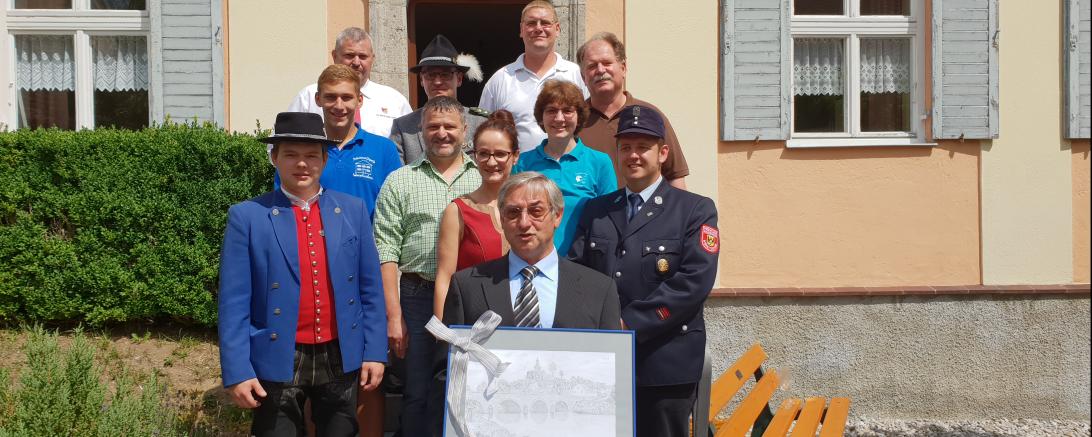 Das Bild zeigt die Verabschiedung von Pfarrer Franz Pfeifer 