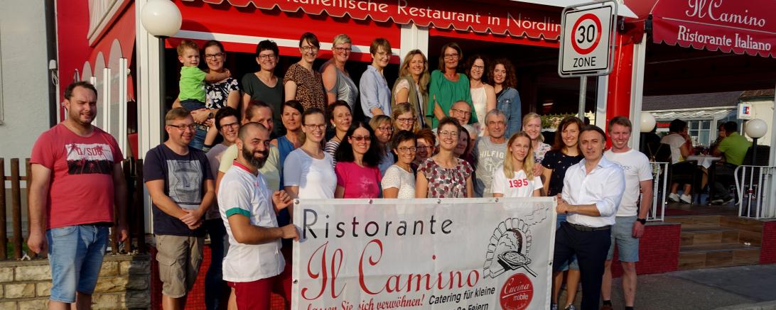 Der Abschluss des Kurses vor dem Ristorante Il Camino mit Chef und Koch.