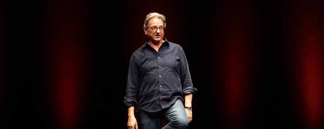 Günter Grünwald auf einer Bühne