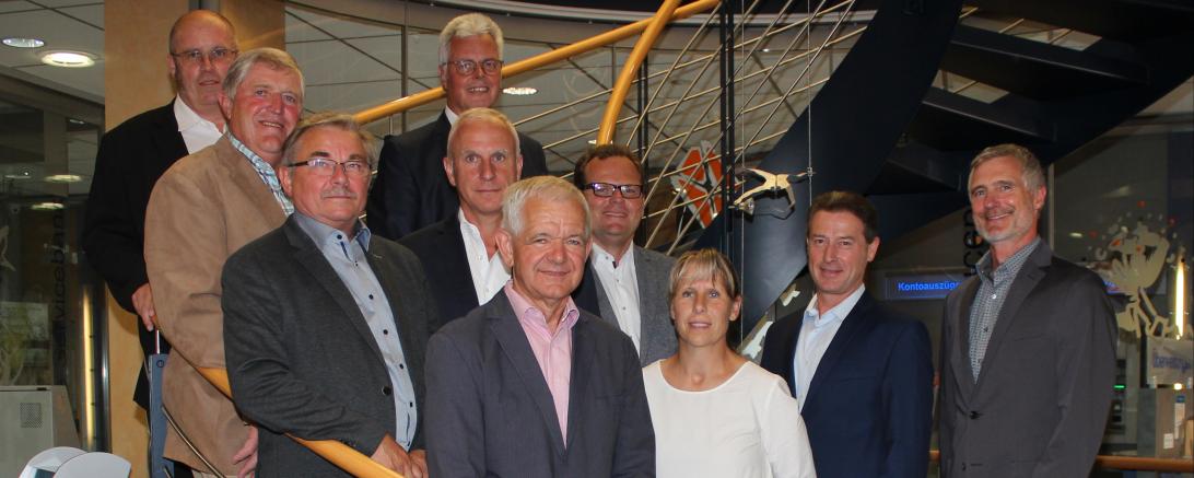 Der Aufsichtsrat (v.r.n.l.): Aufsichtsratsvorsitzender Thomas Kopp, stv. Aufsichtsratsvorsitzender Adolf Reichhardt, Martina Mack, Norbert Binger, Frieder Dürrwanger, Peter Marx, Dr. Andreas Kopton, Reinhold Schilling, Friedrich Bühler, Thomas Schröttle.
