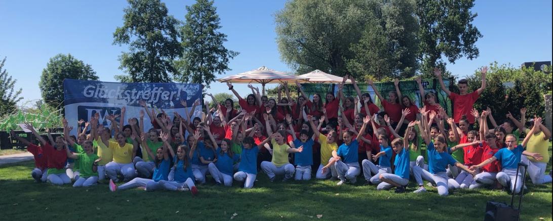 1. Auftritt der Oettinger Showtanzgruppe "Time To Dance“ auf der Gartenschau in Wassertrüdingen 