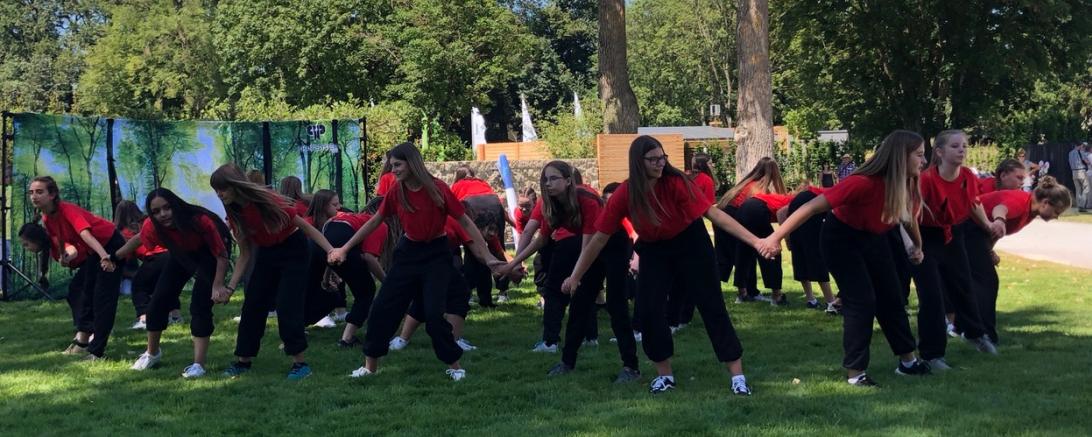 1. Auftritt der Oettinger Showtanzgruppe "Time To Dance“ auf der Gartenschau in Wassertrüdingen 