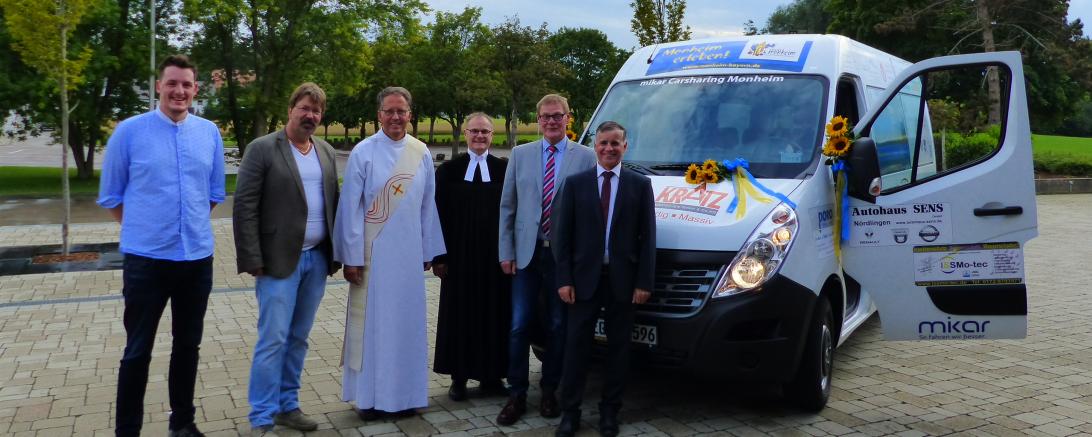 Auf dem Bild (v.l.n.r.) Jonathan Heise, mikar; Richard Meyer, Stadt Monheim; Diakon Thomas Rieger; evang. Pfarrer Günter Gastner; Karl-Heinz Kaiser, mikar; BGM Günther Pfefferer