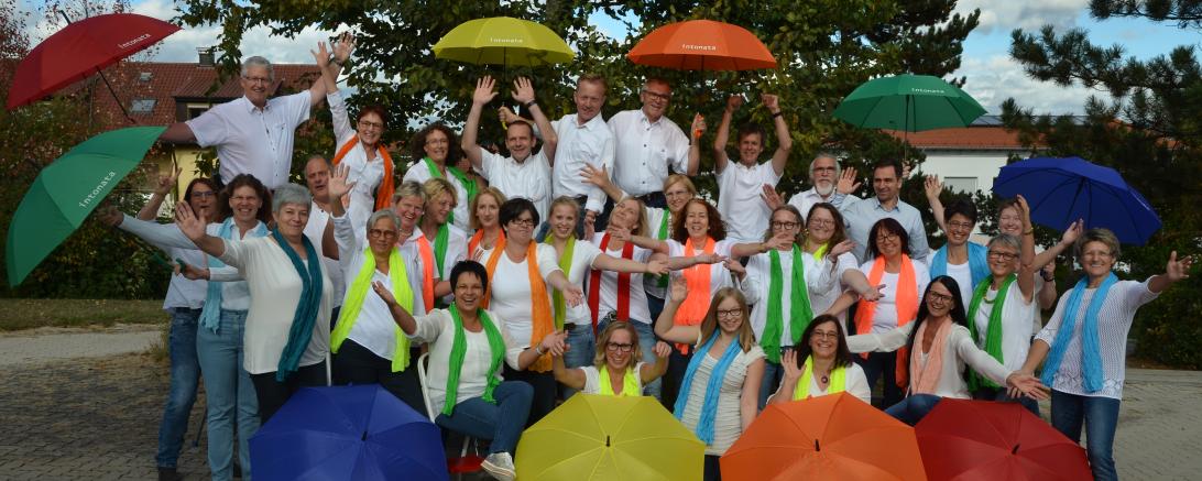 Das Bild zeigt den Chor Intonata