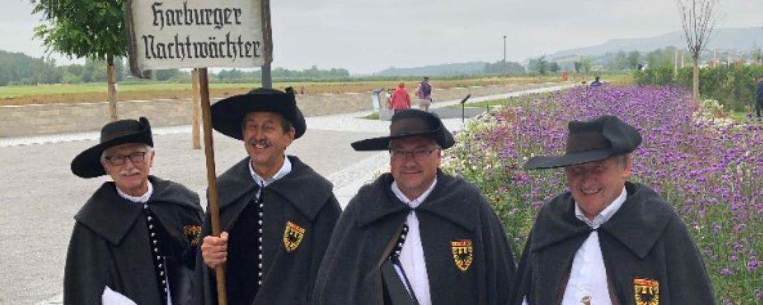 Auf dem Bild zu sehen, die Harburger Nachtwächter 